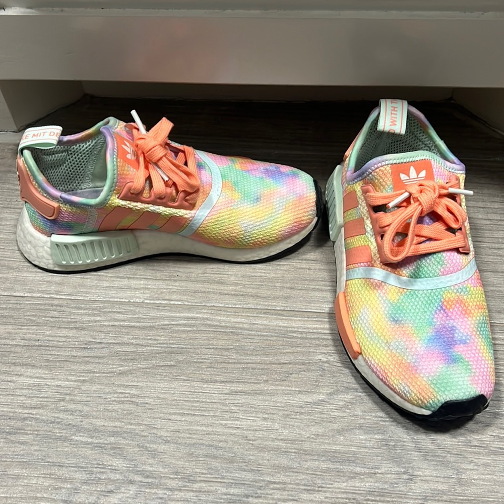Adidas Womens tie dye boost size 6